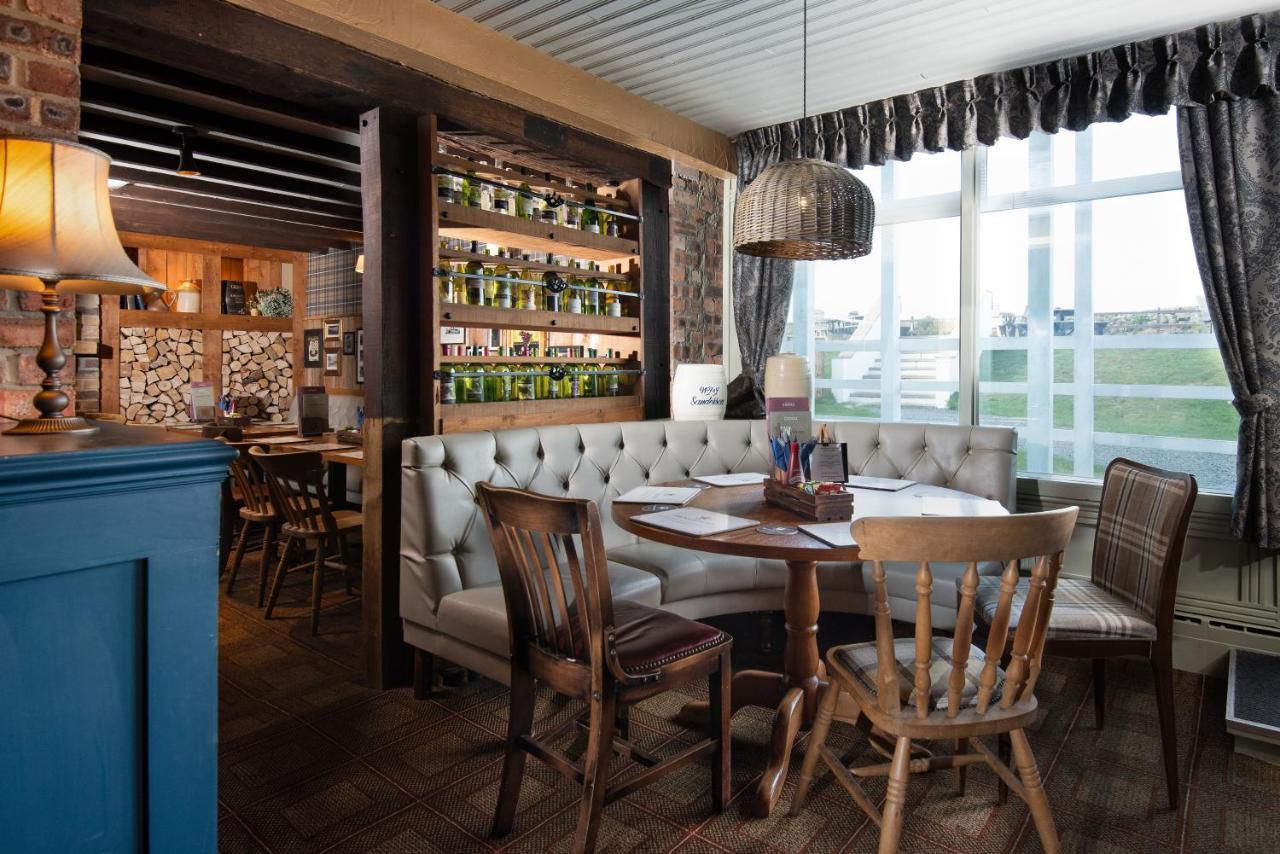 The Bamburgh Castle - The Collection Group Inn Seahouses